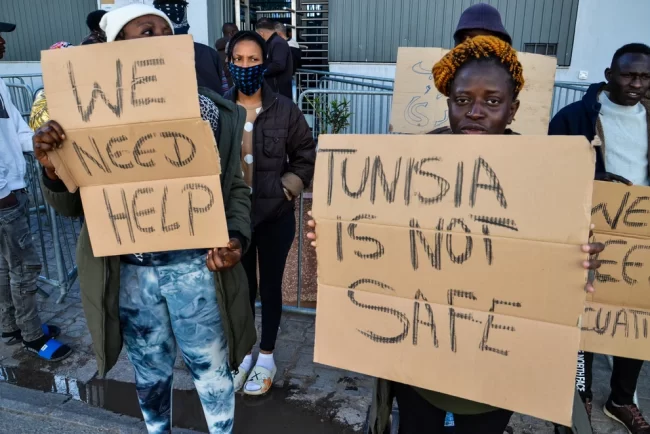 Macron şi Meloni, apel la sprijinirea Tunisiei: „Există riscul unui val de migranţi fără precedent”