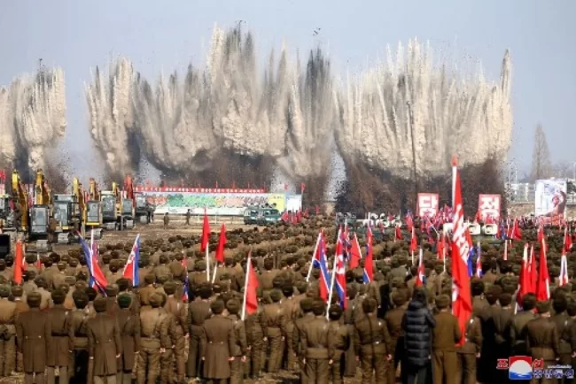 Coreea de Nord susţine că aproape 800.000 de persoane s-au înscris în armată pentru a lupta împotriva SUA