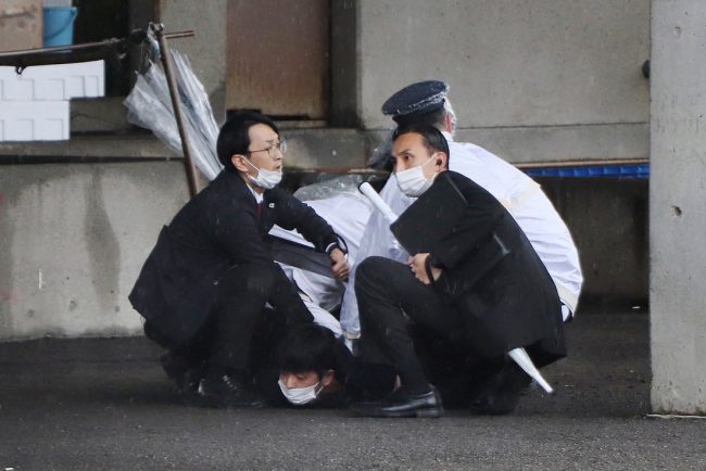 Premierul japonez Fumio Kishida, evacuat după o explozie în timpul unui discurs