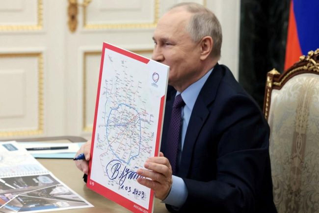 Putin semnează legea facilitând mobilizarea ruşilor în armată
