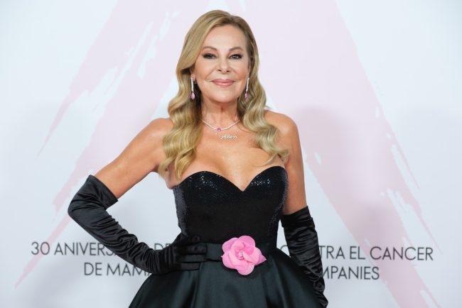 Actrița spaniolă de 68 de ani care a apelat la o mamă surogat spune că, de fapt, copilul e al fiului ei care a murit de cancer
