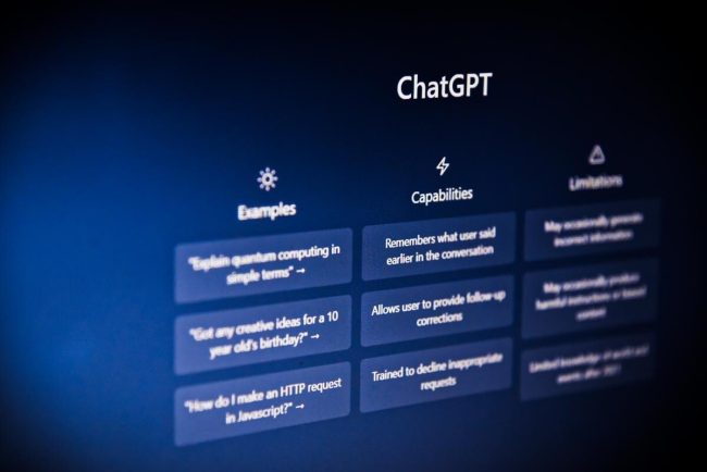 Atenție, programatori. ChatGPT a scris cod Python și a creat singur o interfață grafică pentru DC Media Group / foto