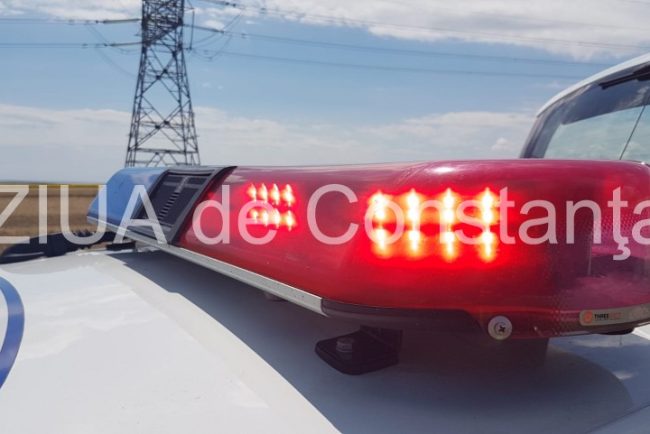 UPDATE: Autoturism rasturnat la iesire din localitatea Istria, judetul Constanta