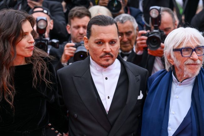 Cannes 2023. Festivalul a fost deschis de un film cu Johnny Depp în rolul principal. Actorul a fost primit cu ovații pe covorul roșu