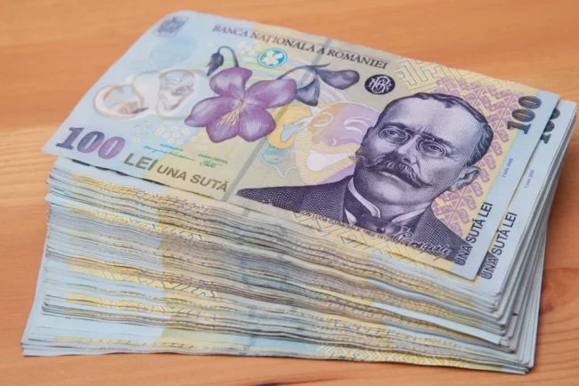 Aplicația pe telefon care verifică dacă bancnotele din România sunt false. Este gratuită și eficientă