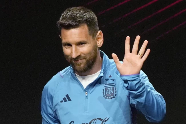 Cum a aflat Lionel Messi că va juca la echipa de pe ultimul loc. Prietenul Kun Aguero, glume pe seama sa