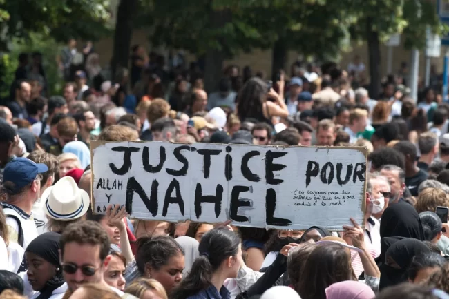 Franța: Mobilizare considerabilă a forțelor de ordine  împotriva protestelor violente