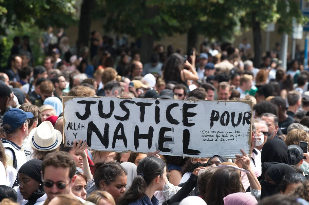 Franța: Mobilizare considerabilă a forțelor de ordine  împotriva protestelor violente