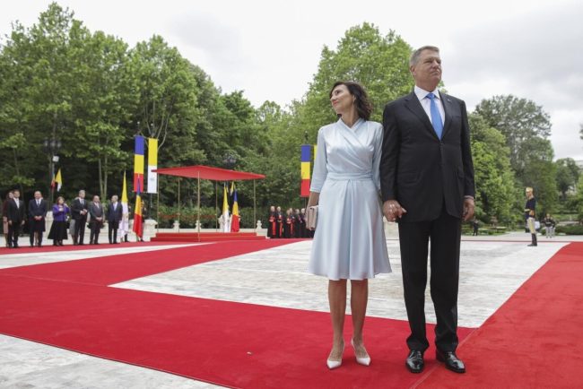 Carmen Iohannis, alături de președinte la munte / foto în articol