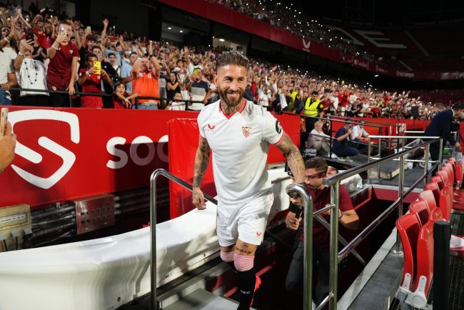 Sergio Ramos a revenit „acasă”! Ce primire i-au făcut fanii Sevillei, care l-au huiduit fără încetare 18 ani