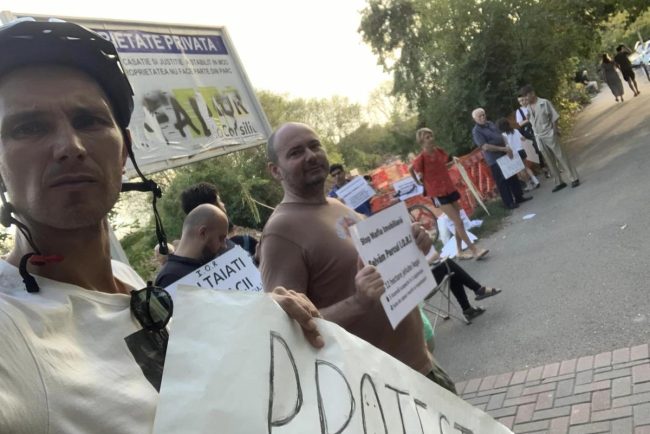 Protest în Parcul IOR, în partea retrocedată, după ultimul incendiu. Traian Băsescu, intervenție. Soluția fostului președinte, pe masa lui Nicușor Dan
