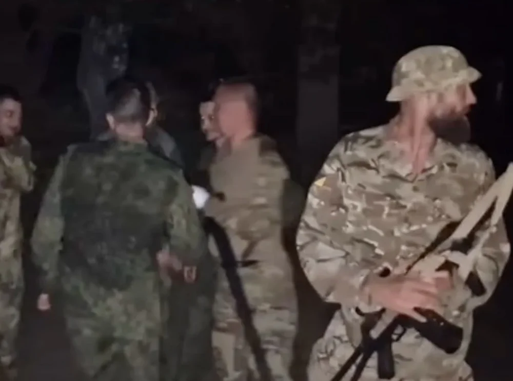 Doi soldați ucraineni au fost salvați după ce s-au ascuns timp de 18 luni în teritoriul ocupat de Rusia