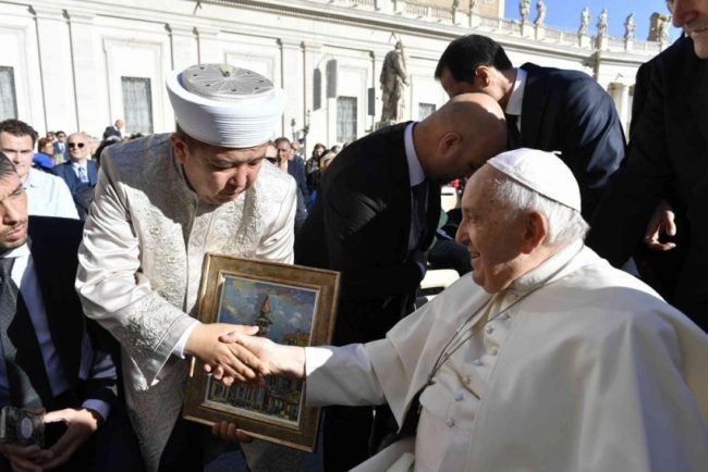 Dialog interreligios, la Vatican, intre Muftiatul Cultului Musulman din Romania si Papa Francisc