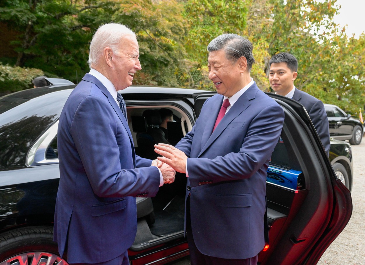 Biden către Xi Jinping: Ce mașină frumoasă aveți, seamănă cu acel Cadillac parcat acolo