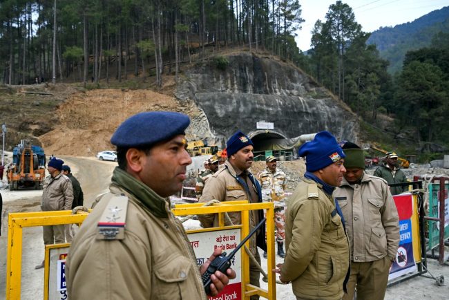 Salvatorii au reușit să ajungă la muncitorii blocați într-un tunel din India. „Vor fi eliberați în curând”