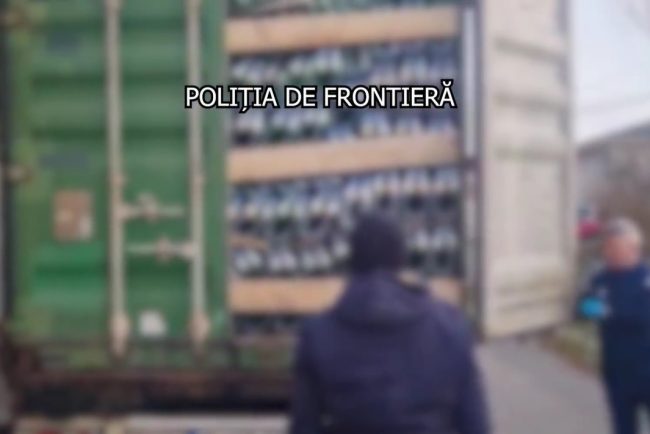 3 români și un ucrainean dădeau mii de euro șpagă la vamă să aducă țigări de contrabandă. Au fost prinși în flagrant