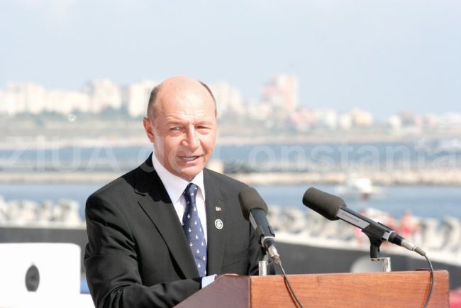 Fostul presedinte al Romaniei, Traian Basescu, internat la Spitalul Militar din Bucuresti