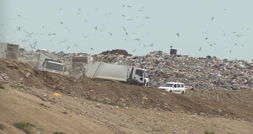 România, somată de CE să închidă şi să reabiliteze depozite ilegale de deşeuri