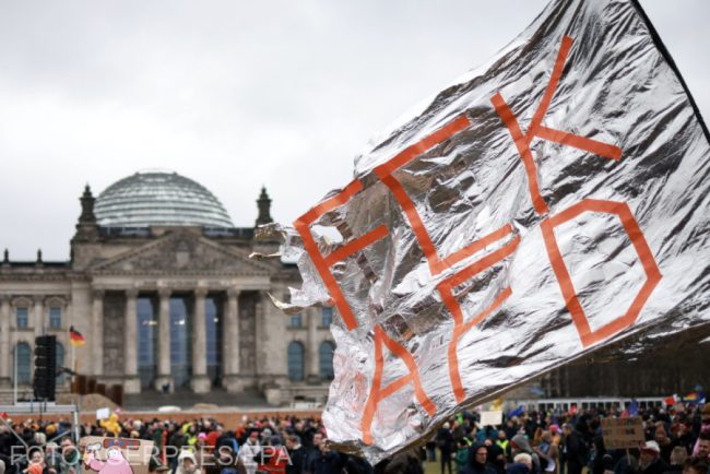 Protest cu 150.000 de oameni în Berlin, împotriva organizaţiilor de extremă dreapta