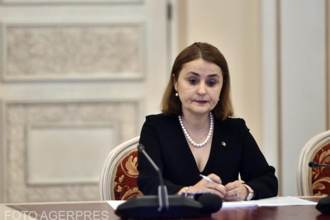 Ministrul român de Externe: Pachetele de sancţiuni pentru Rusia funcţionează