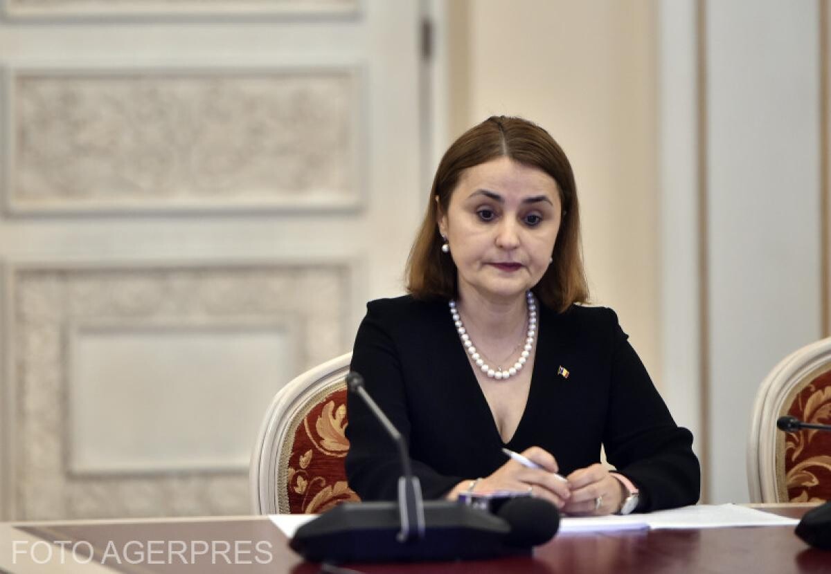 Ministrul român de Externe: Pachetele de sancţiuni pentru Rusia funcţionează