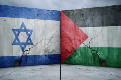 Negocieri între CIA și Egipt, Israel și Qatar, la Paris. Se  încearcă încheierea unui acord de armistițiu între Israel și Hamas