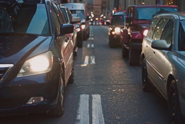 Faza din trafic din București care numai în România se poate întâmpla. ”În Italia, îți confiscă și mașina, și copilul”/ VIDEO