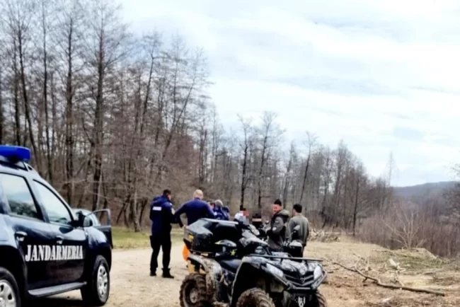 Cu ATV-urile în pădure. Indivizi prinși pe Valea Dâmboviței. Care este amenda