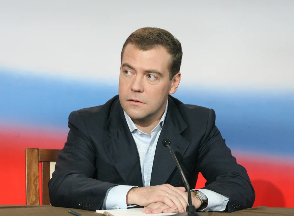 Medvedev a numit Letonia o țară inexistentă și l-a amenințat pe președintele acesteia cu executarea