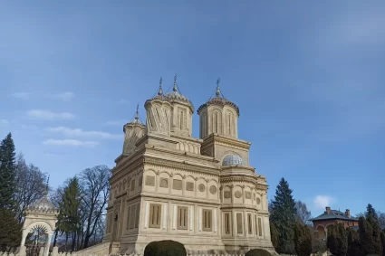 Orașul regal de la marginea Transfăgărășanului, unde România își ține trecutul. „Aici se vorbește cel mai corect limba română“ VIDEO
