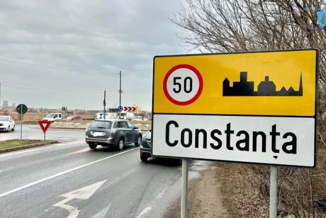 Aberație rutieră la Constanța. Limită de 50 km/h pe șosele care fac legătura cu A2 și A4. „Nici în oraș nu se circulă așa, darămite pe câmp“