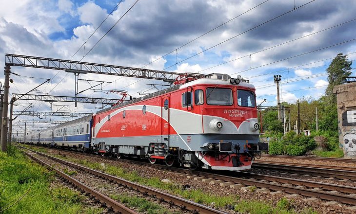 Un tren care circula pe ruta Piteşti-Bucureşti Nord a ajuns la destinaţie cu o întârziere de 310 minute