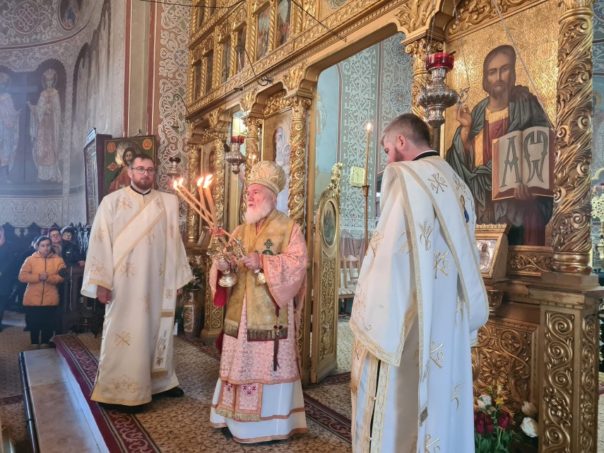 Calendar ortodox 28 aprilie 2024. Sarbatoare cu cruce rosie de Duminica Floriilor. Ce sfinti sunt sarbatoriti