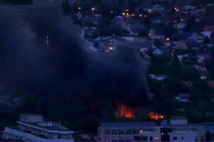 Incendiu și explozii la o clădire din Sectorul 1 al Capitalei. Pompierii au intervenit cu 15 autospeciale. A fost emis mesaj RO-Alert