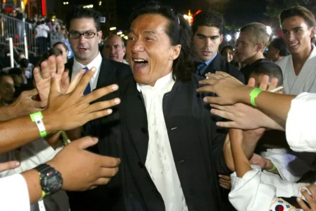 7 aprilie, ziua în care s-a născut celebrul actor și cascador chinez, Jackie Chan. Ce sumă încasează pentru un film