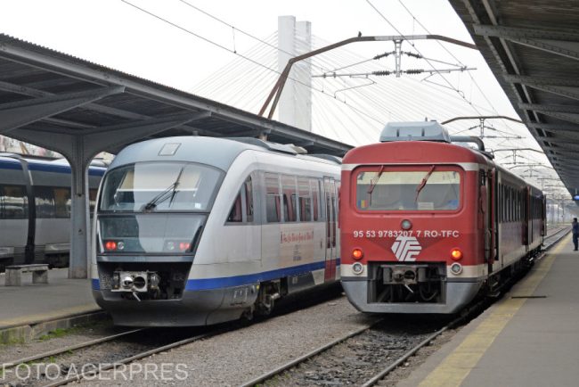 Update: Un tren Piteşti-Bucureşti Nord a ajuns cu o mega întârziere / CFR: ‘Oamenii nu au ajuns în 300 de minute la Bucureşti, ci într-un timp rezonabil’