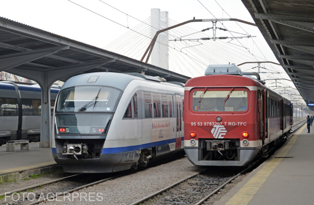 Update: Un tren Piteşti-Bucureşti Nord a ajuns cu o mega întârziere / CFR: ‘Oamenii nu au ajuns în 300 de minute la Bucureşti, ci într-un timp rezonabil’