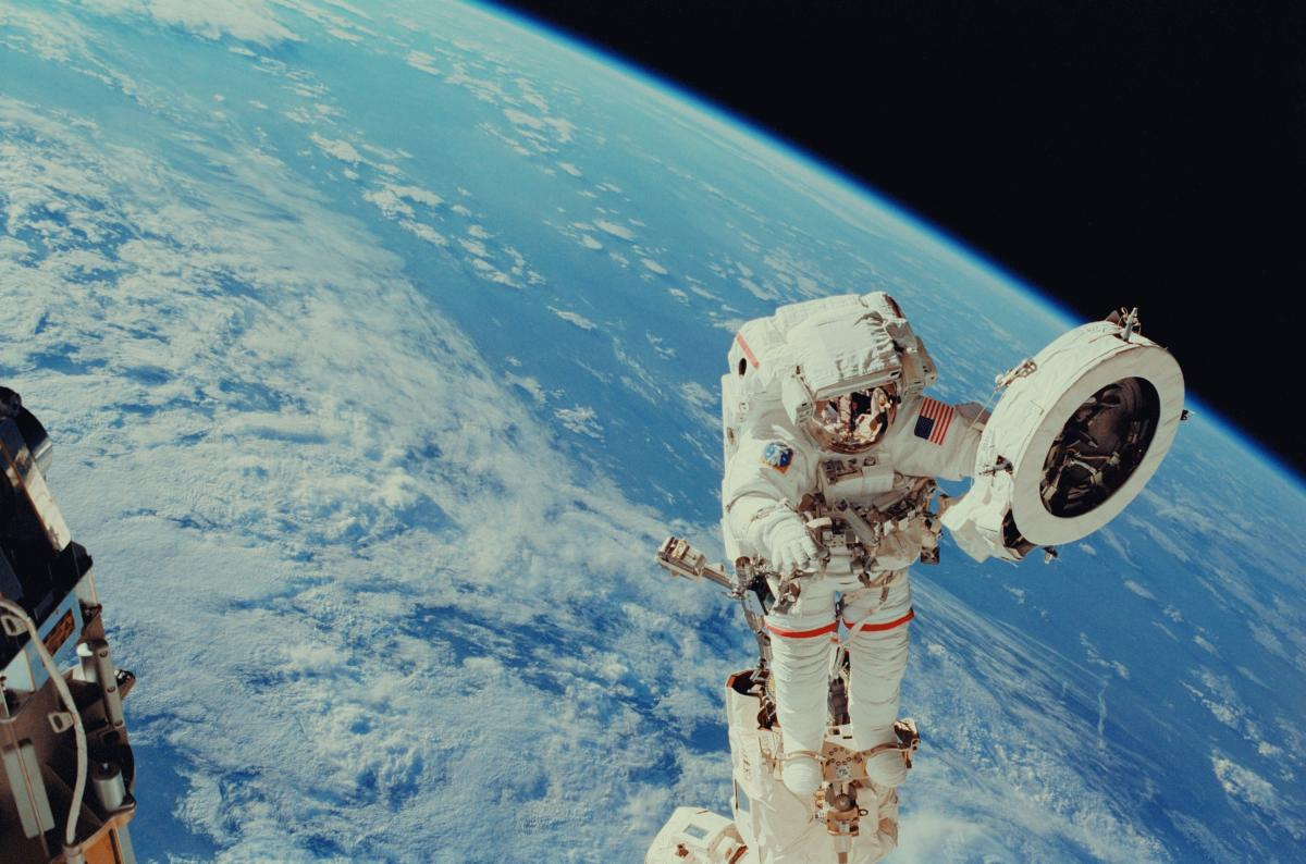Bacterii mutante descoperite de NASA în spațiu! Stația Spațială Internațională ar putea fi un pericol pentru sănătatea astronauților