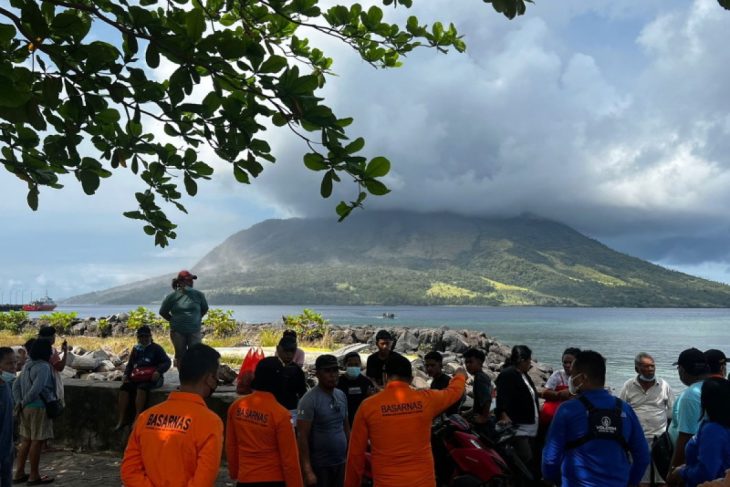 Alertă de tsunami în Indonezia. Autoritățile intervin după ce vulcanul Ruang a erupt
