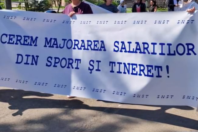Protest în fața Guvernului: Sindicatele cer majorări salariale și respect profesional
