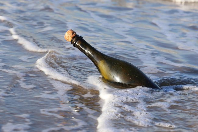 Patru pescari au murit în Sri Lanka după ce au băut un lichid misterios din sticle găsite în ocean