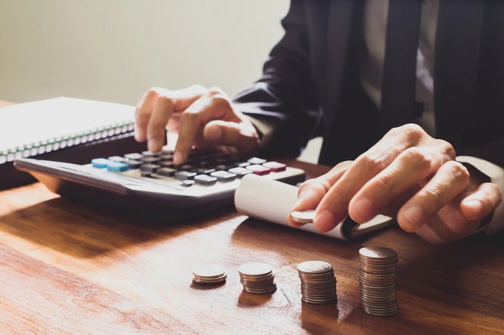 Cum poți să ai un an mai bun din punct de vedere financiar. Ce datorii trebuie să plătești mai întâi