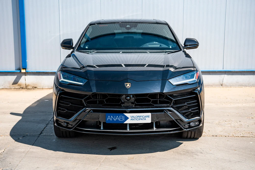 Autoritățile române încearcă de săptămâni întregi să vândă două Lamborghini confiscate. Cu cât a scăzut prețul