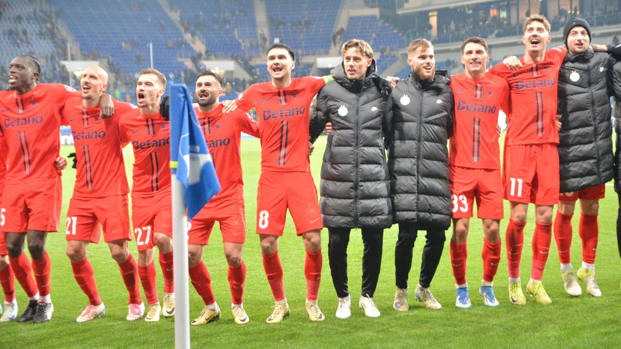 Cum ajunge FCSB în top 8 din Europa League: cele două rezultate de care are nevoie cu Qarabag și Manchester United