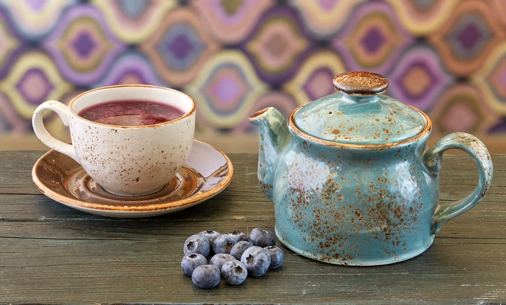 Băutura care cucerește tot mai mulți tineri: „Învigorează simțurile, te familiarizează cu puterea vindecătoare a plantelor”