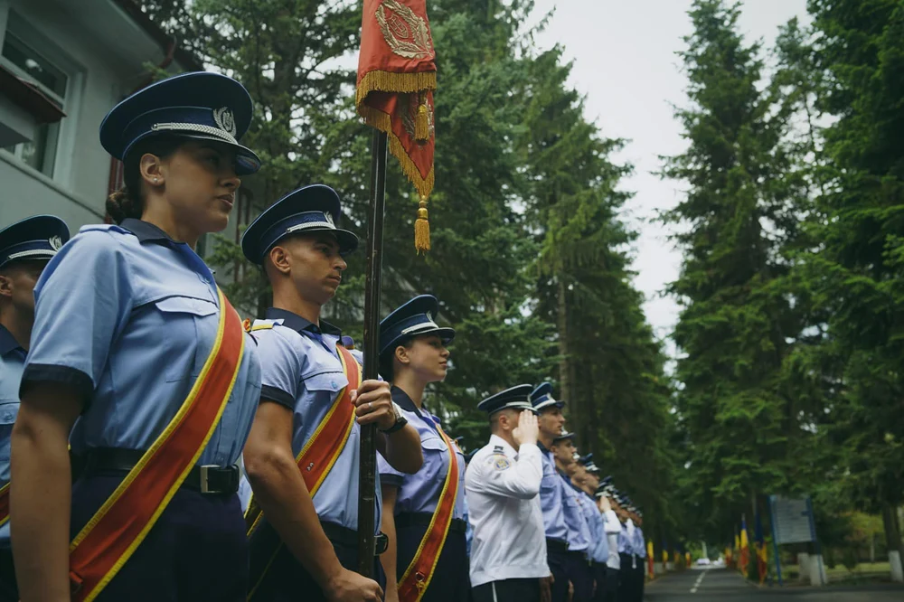 De ce nu vor tinerii să devină polițiști, jandarmi sau pompieri. „Au scăzut drastic condițiile care să-i motiveze”