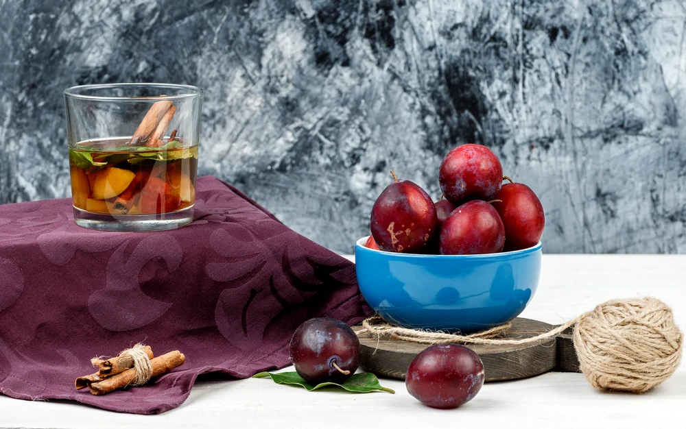 Compoturile aduc beneficii uimitoare sănătății. Fructul popular în România, extrem de apreciat de nutriționiști