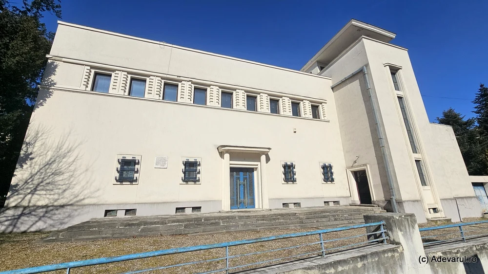 Cum glumea magnatul comunist Petru Groza, arătându-și palatul de lux românilor săraci. „Eram teatralist fără pereche”