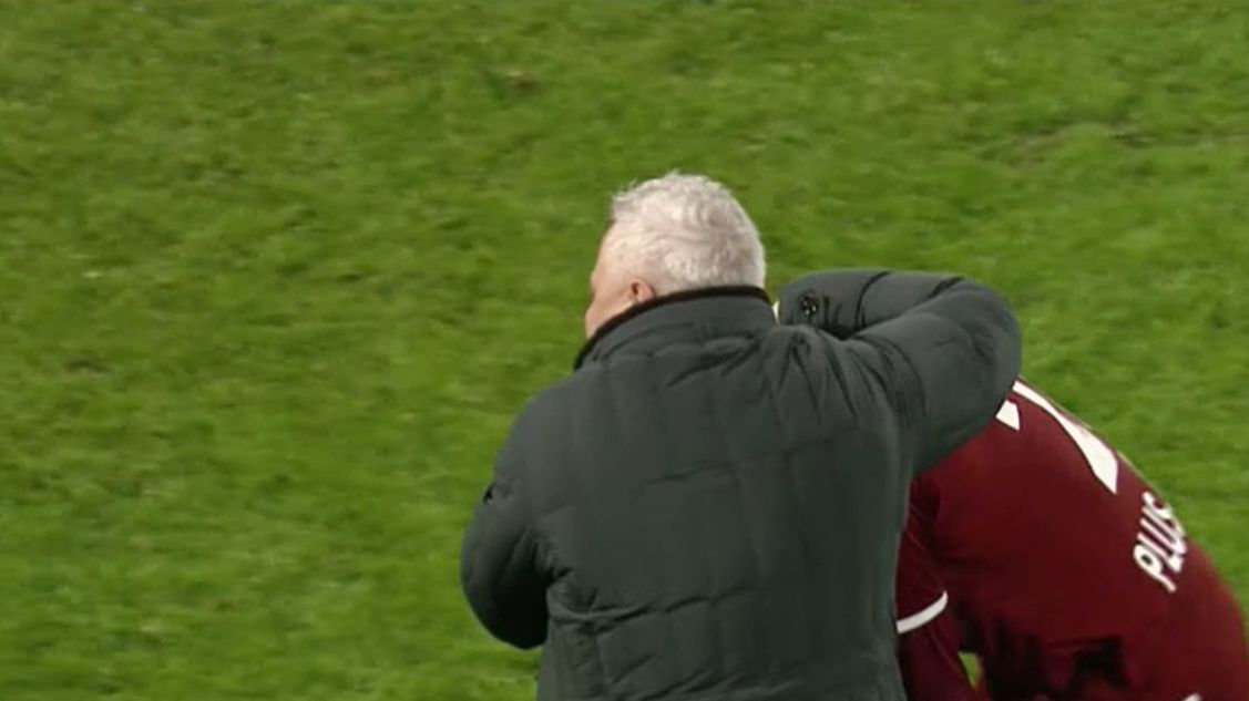 Au curs lacrimi amare după Hermannstadt – Rapid sub privirile lui Dan Șucu! Nici Șumudică nu a putut să-l liniștească pe jucător