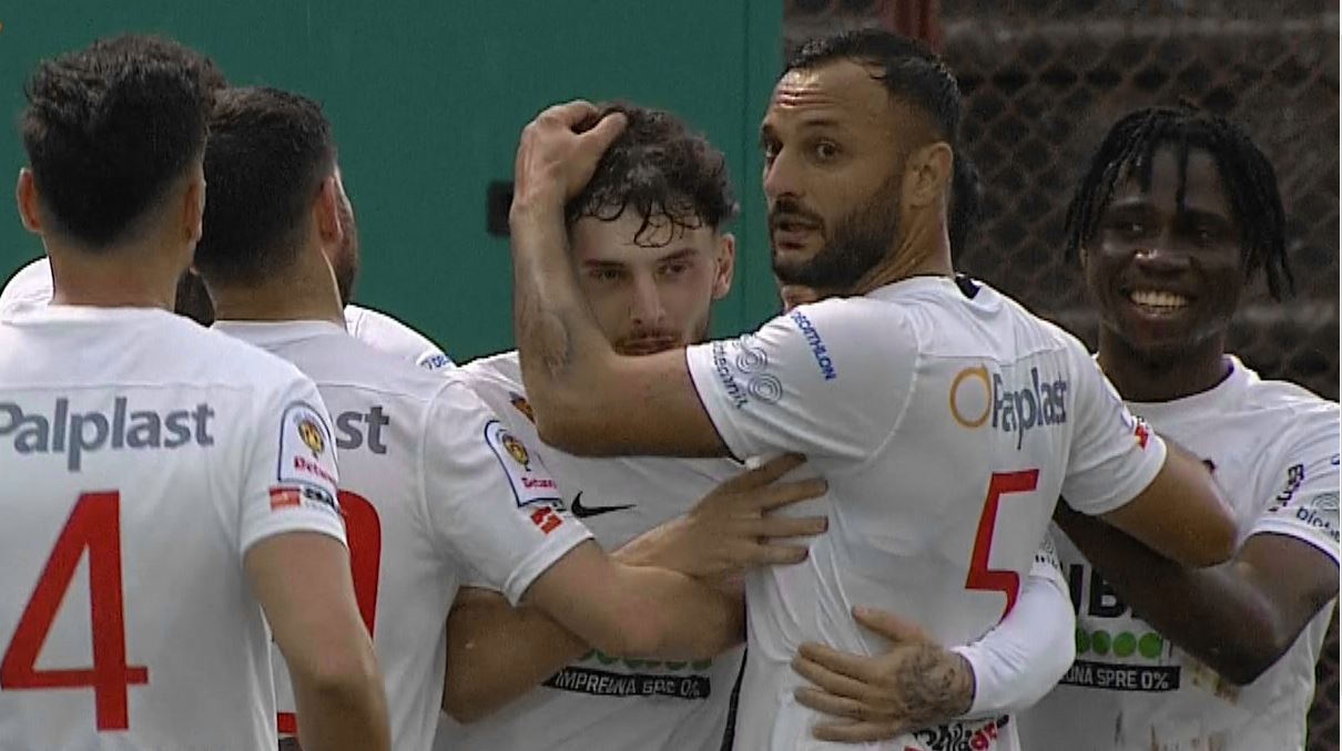 CSM Reșița -3, DGS 1. Sergiu Buș a mărit avantajul. Reșițenii sunt KO!